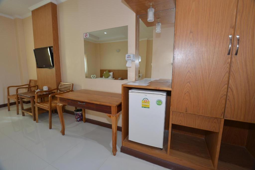 מאה סוט Ck Hills Hotel מראה חיצוני תמונה